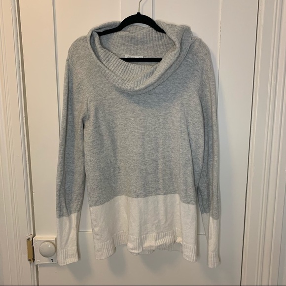 Colour Block Turtleneck Sweater - Picture 2 of 4